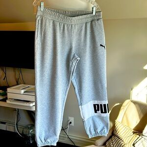 Puma jogging pants gray size L , ankle length